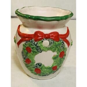 LNT Linens 'N Things Home Christmas Ceramic Candle Wax Warmer, Wreath w/ Ribbon
